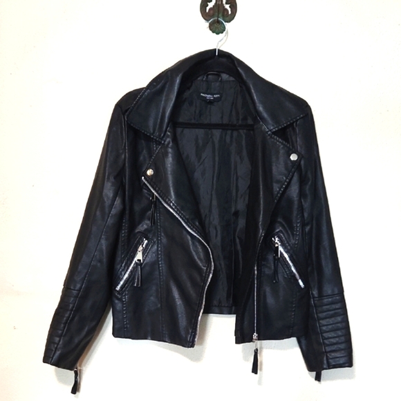 Philomena Petti Black Motorcycle Faux Leather Biker Jacket Large EUC - Picture 3 of 13
